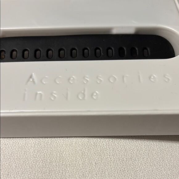 Sleek Black Smartwatch with Digital Display - Picture 9 of 9